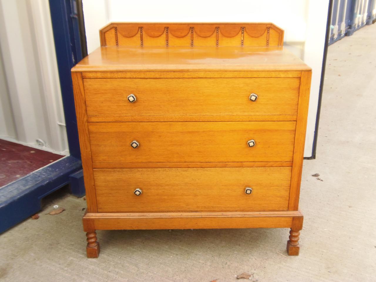 Arts and Crafts Oak Chest of Drawers (1 of 8) Arts and Crafts Oak Chest of Drawers (1 of 8)