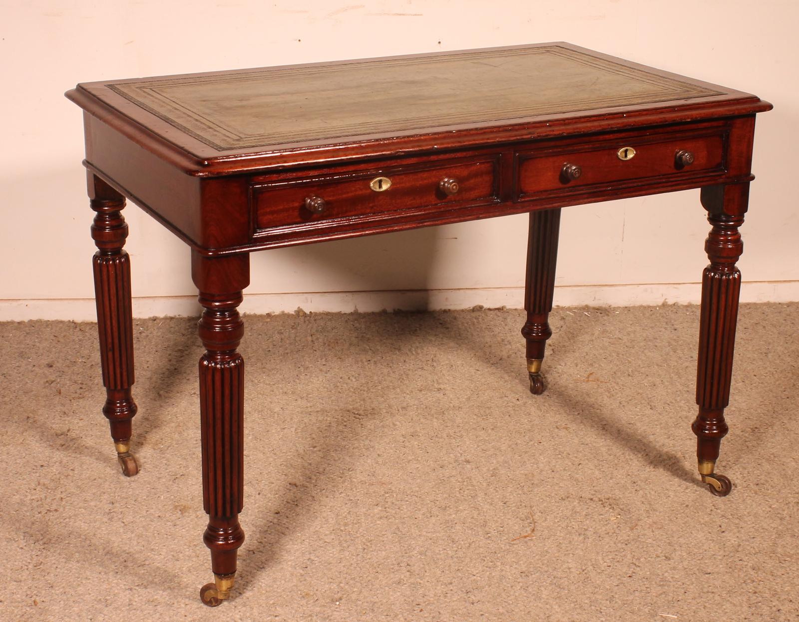 Early 19th Century Writing Desk in Mahogany - Made in England c.1830 (1 of 10) Early 19th Century Writing Desk in Mahogany - Made in England c.1830 (1 of 10)