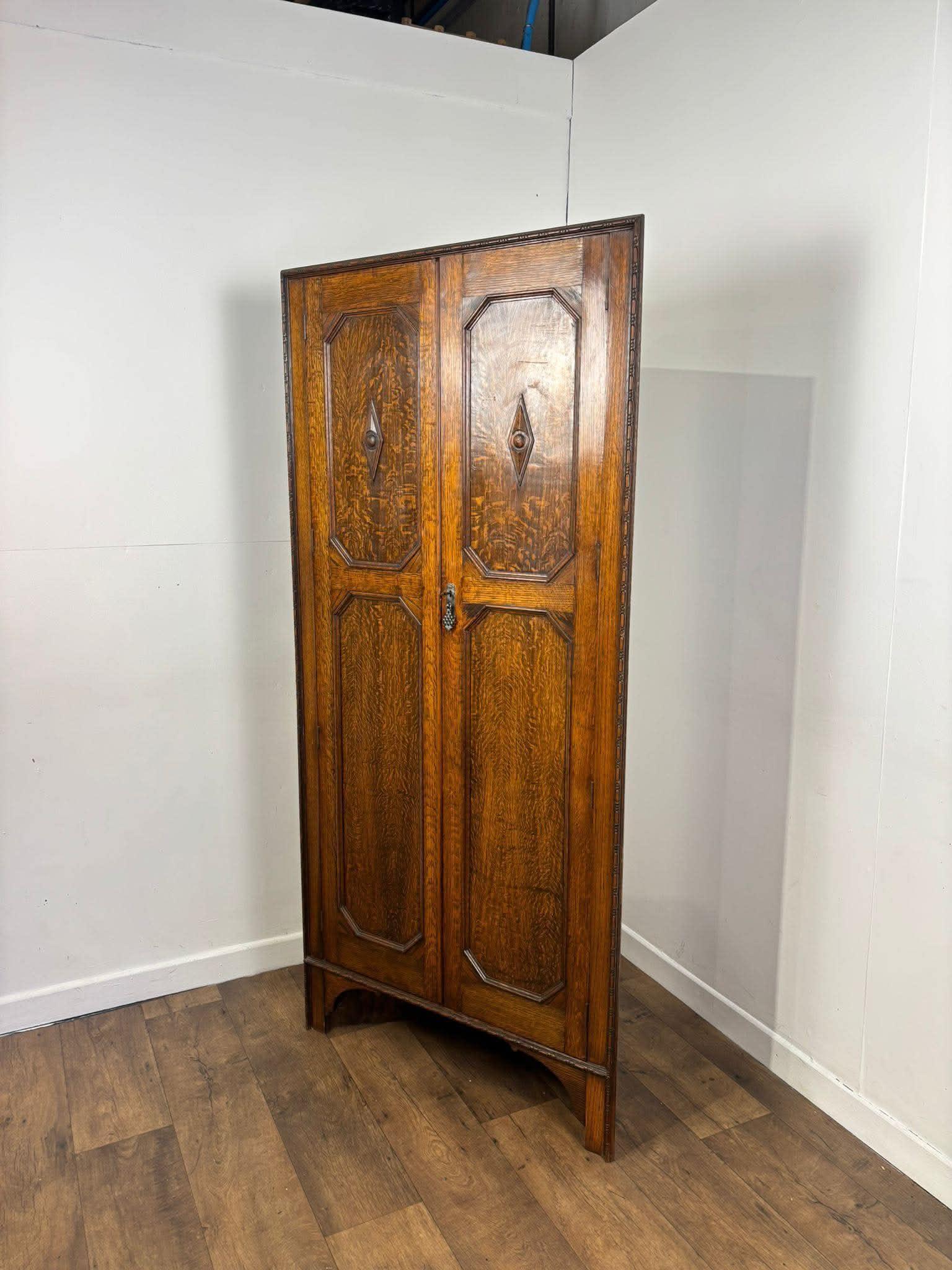 Early 20th Century Oak Freestanding Corner Cupboard (1 of 14) Early 20th Century Oak Freestanding Corner Cupboard (1 of 14)
