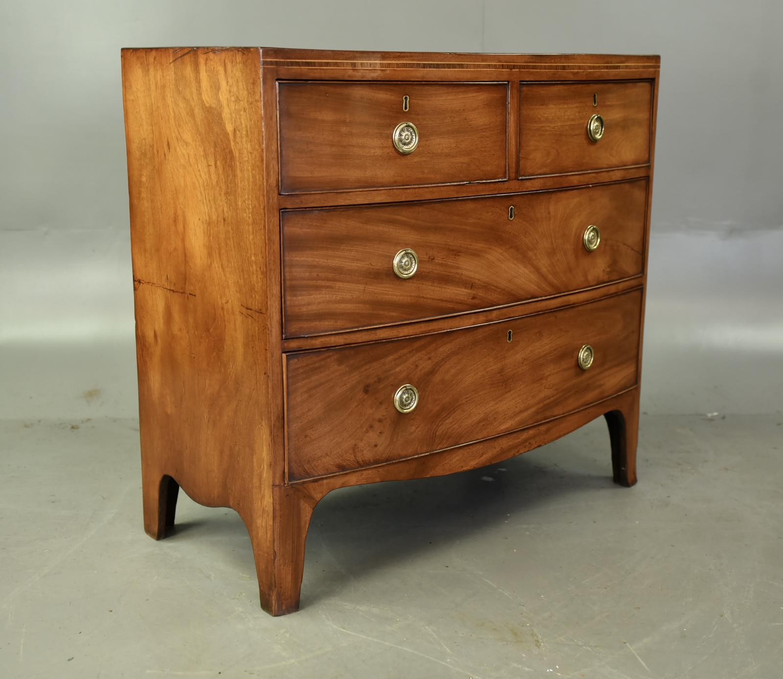 Small Georgian Mahogany Bow Front Chest of Drawers (1 of 6) Small Georgian Mahogany Bow Front Chest of Drawers (1 of 6)