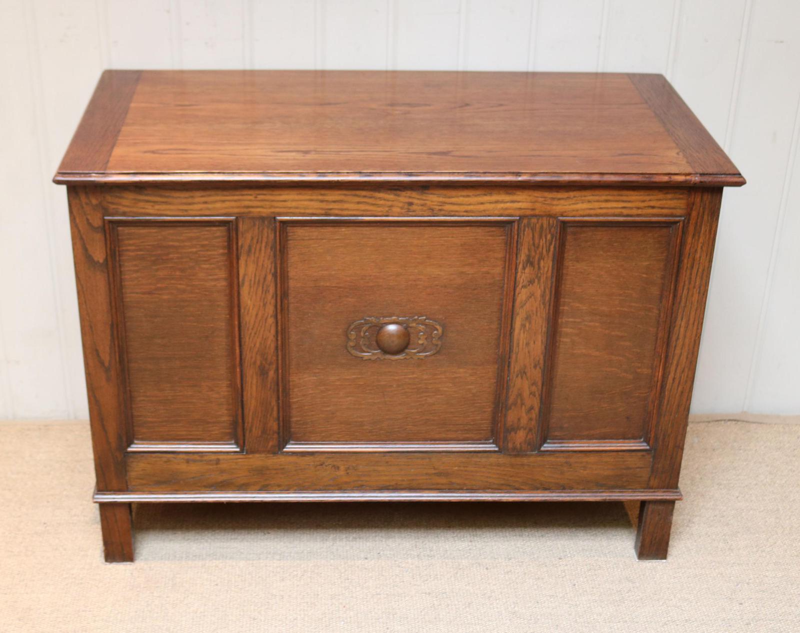 Panelled Oak Coffer (1 of 10) Panelled Oak Coffer (1 of 10)
