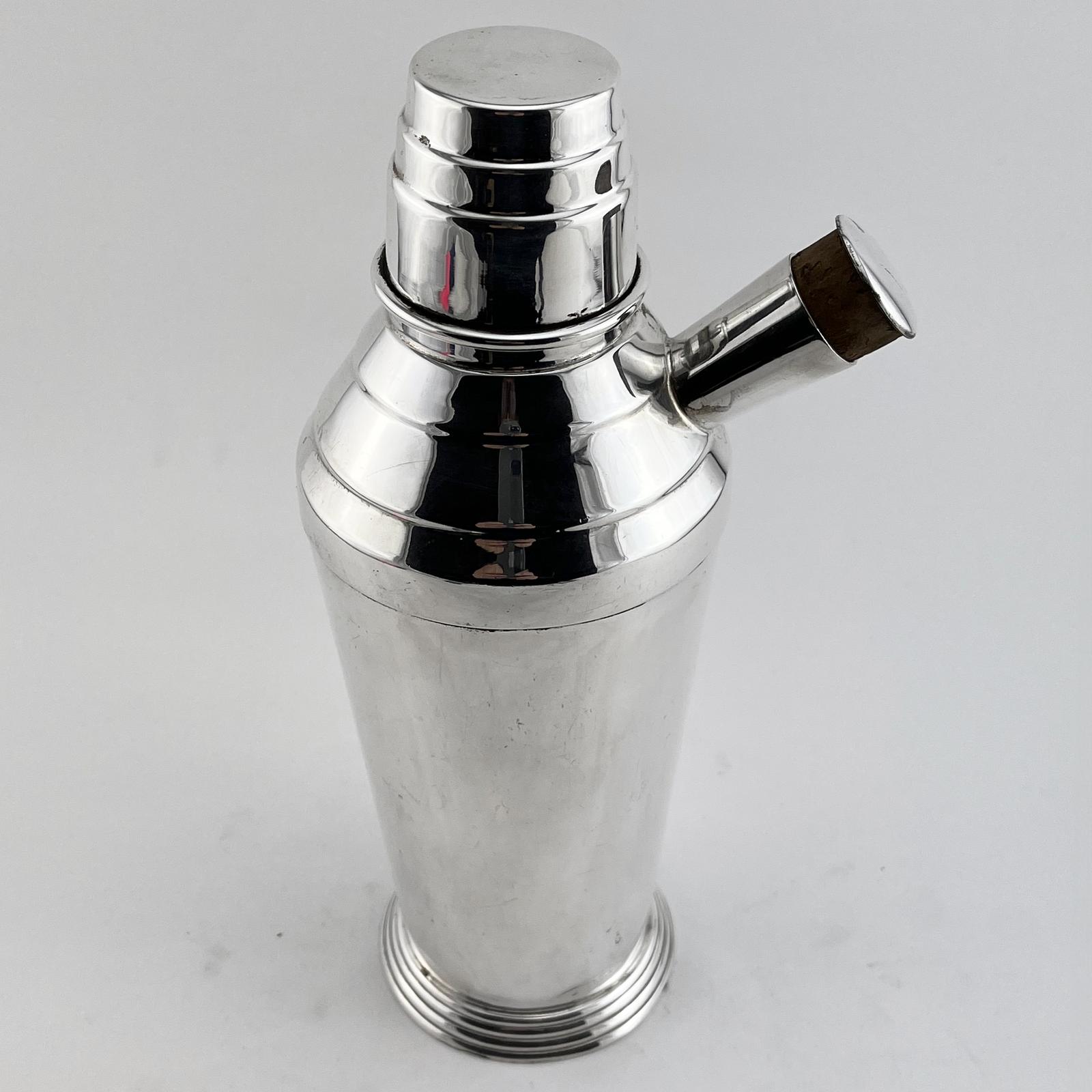 Stylish Art Deco Style Silver Plated Cocktail Shaker (1 of 5) Stylish Art Deco Style Silver Plated Cocktail Shaker (1 of 5)