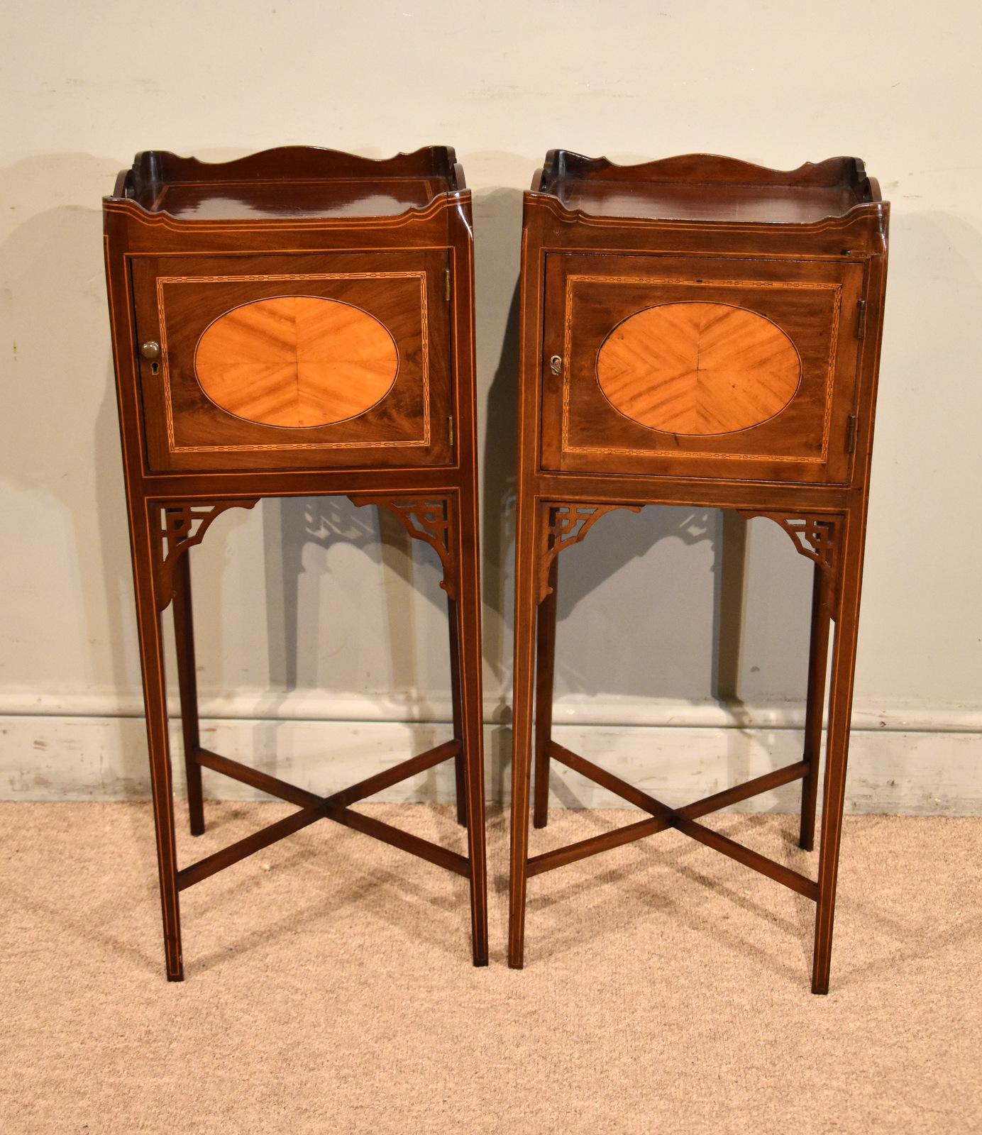 Pair of Sheraton Design Bedside Tables (1 of 9) Pair of Sheraton Design Bedside Tables (1 of 9)