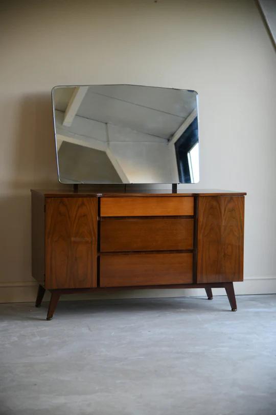 Meredew Dressing Table (1 of 11) Meredew Dressing Table (1 of 11)