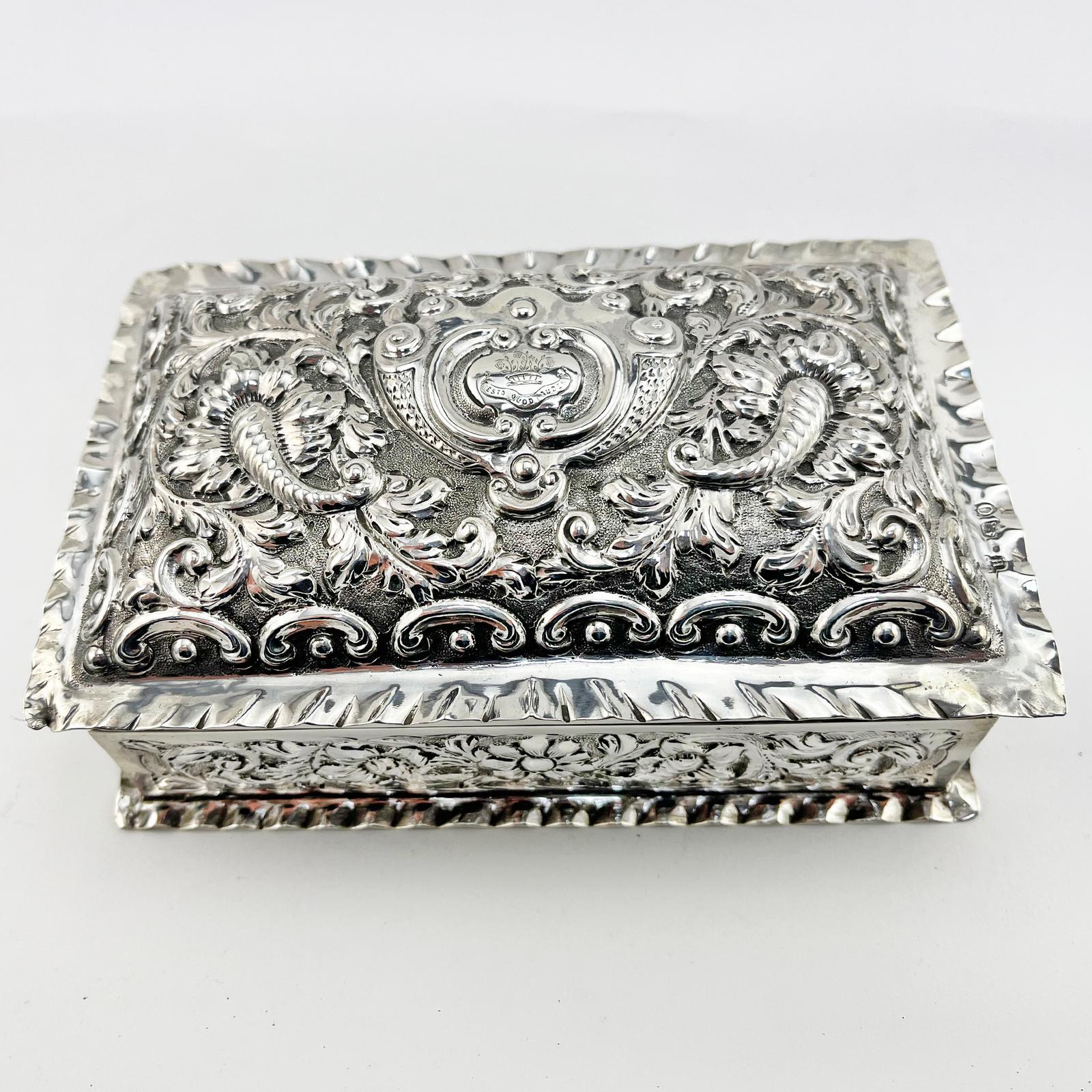 Impressive Victorian Sterling Silver Jewellery / Trinket Box (1 of 8) Impressive Victorian Sterling Silver Jewellery / Trinket Box (1 of 8)