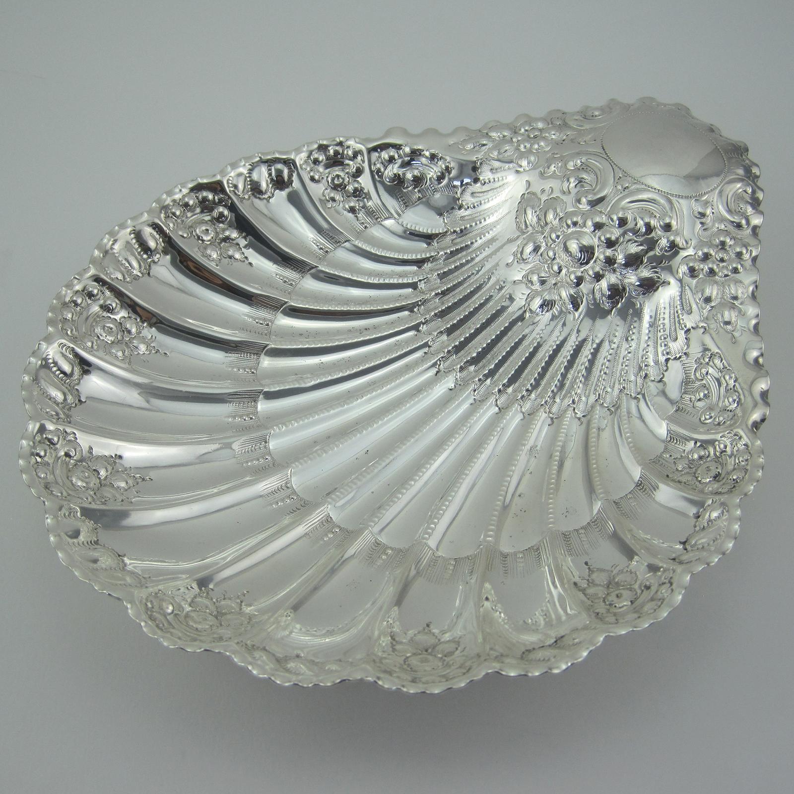 Attractive Victorian Silver Plated Dish in Shell Shaped Form (1 of 6)