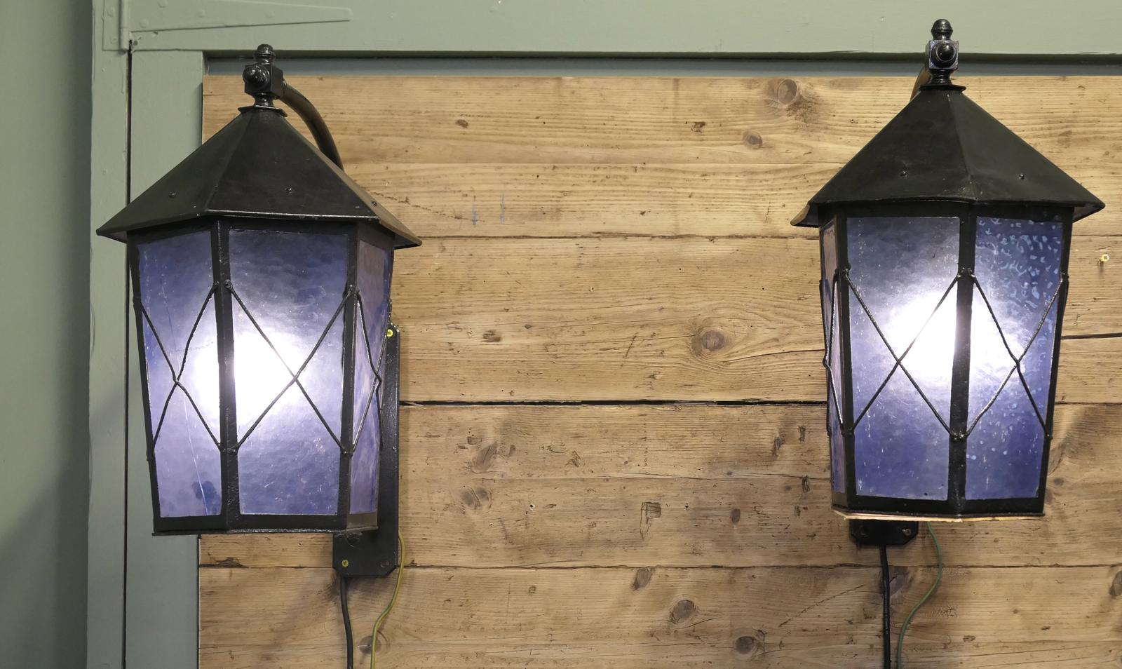 A Large Pair of Entrance Door Wall Lights, Wall Lanterns (1 of 6)