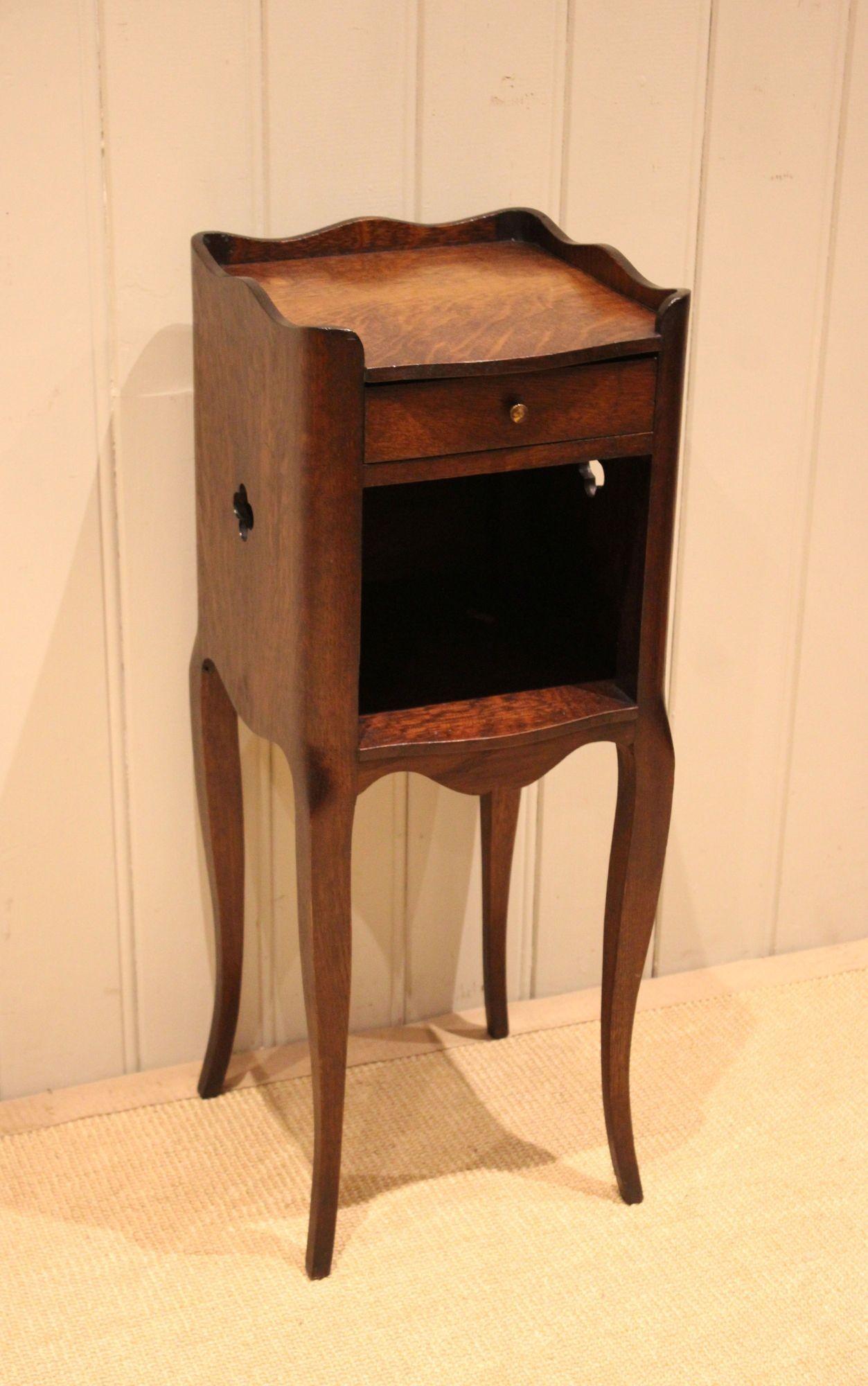 Single French Oak Bedside Cabinet (1 of 13)