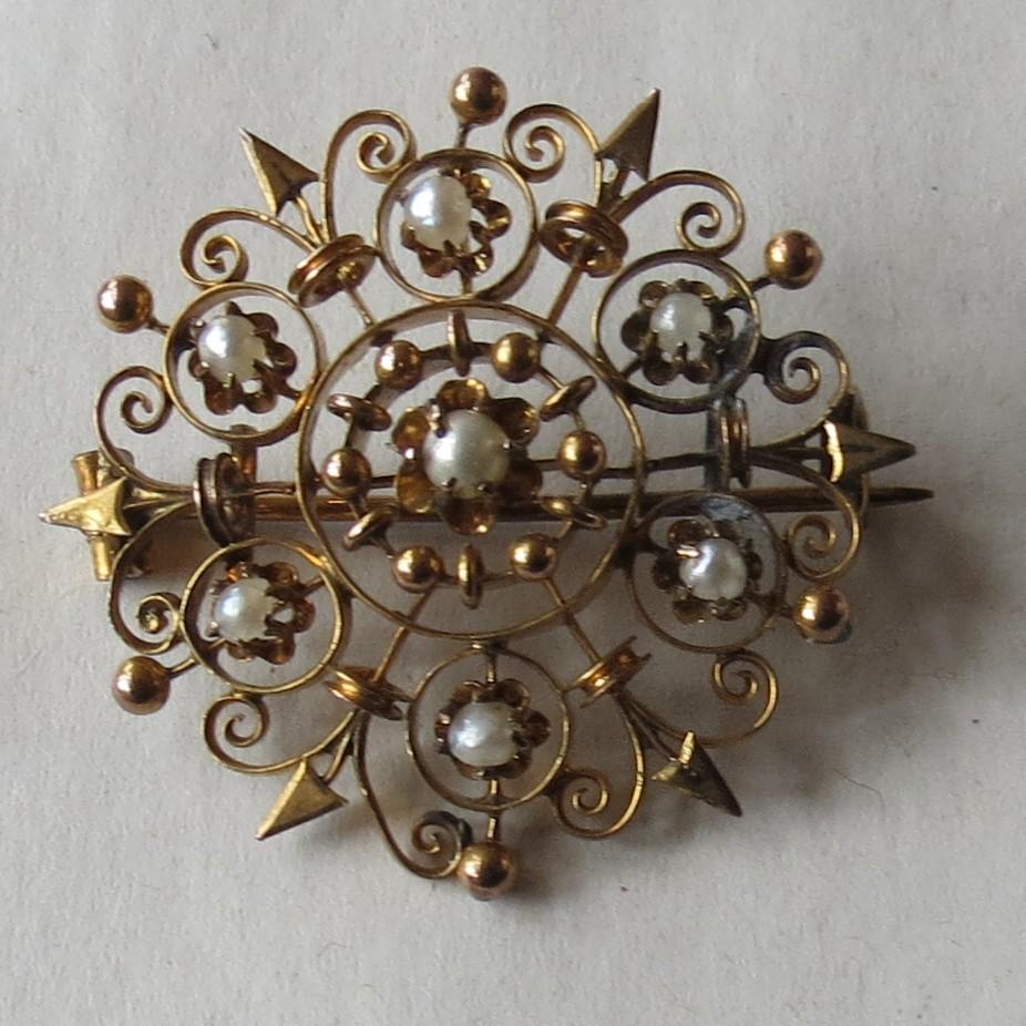 Victorian Gold Brooch Set with Seed Pearls (1 of 5)