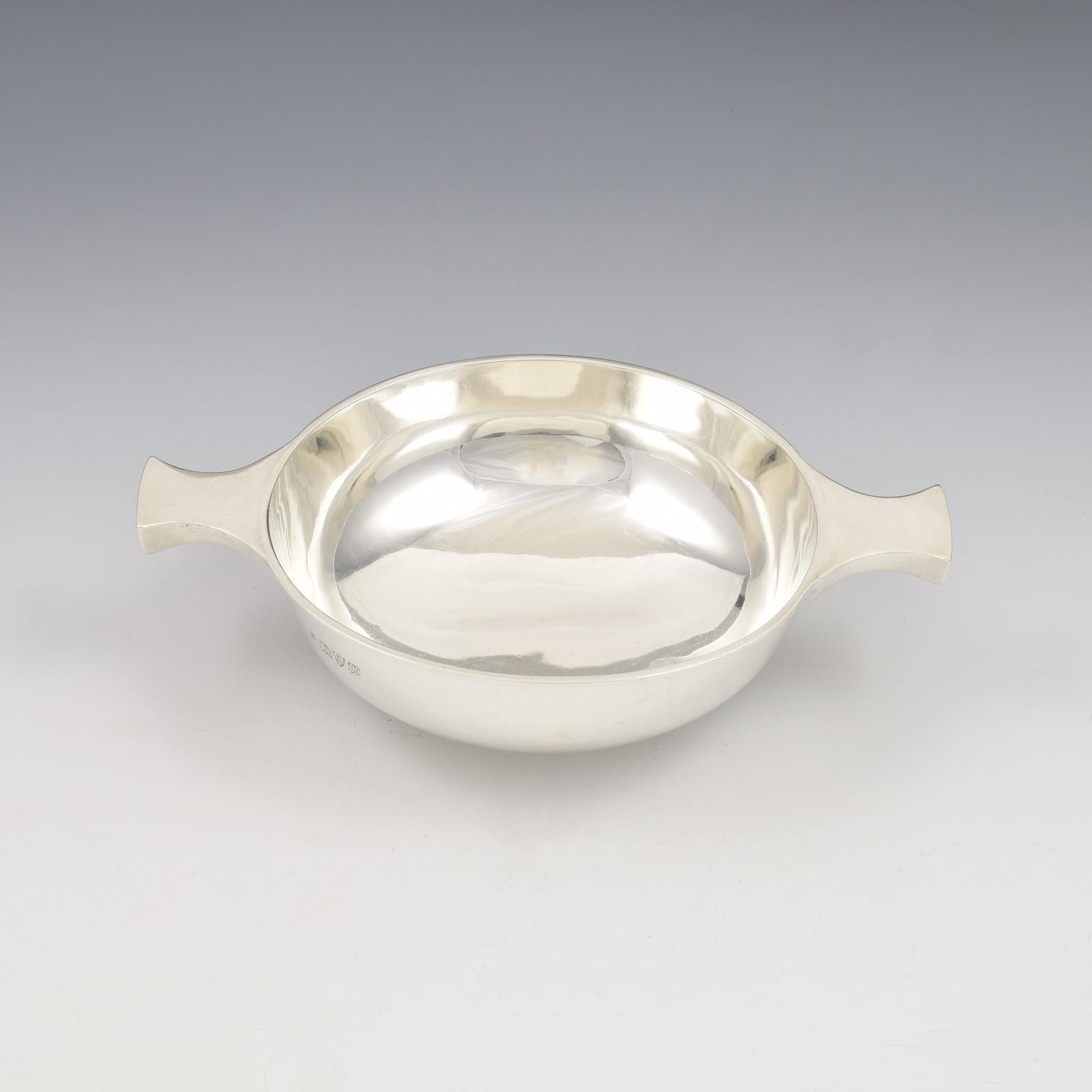 Large Antique Edwardian Sterling Silver Quaich Chester Nathan & Hayes (1 of 9) Large Antique Edwardian Sterling Silver Quaich Chester Nathan & Hayes (1 of 9)