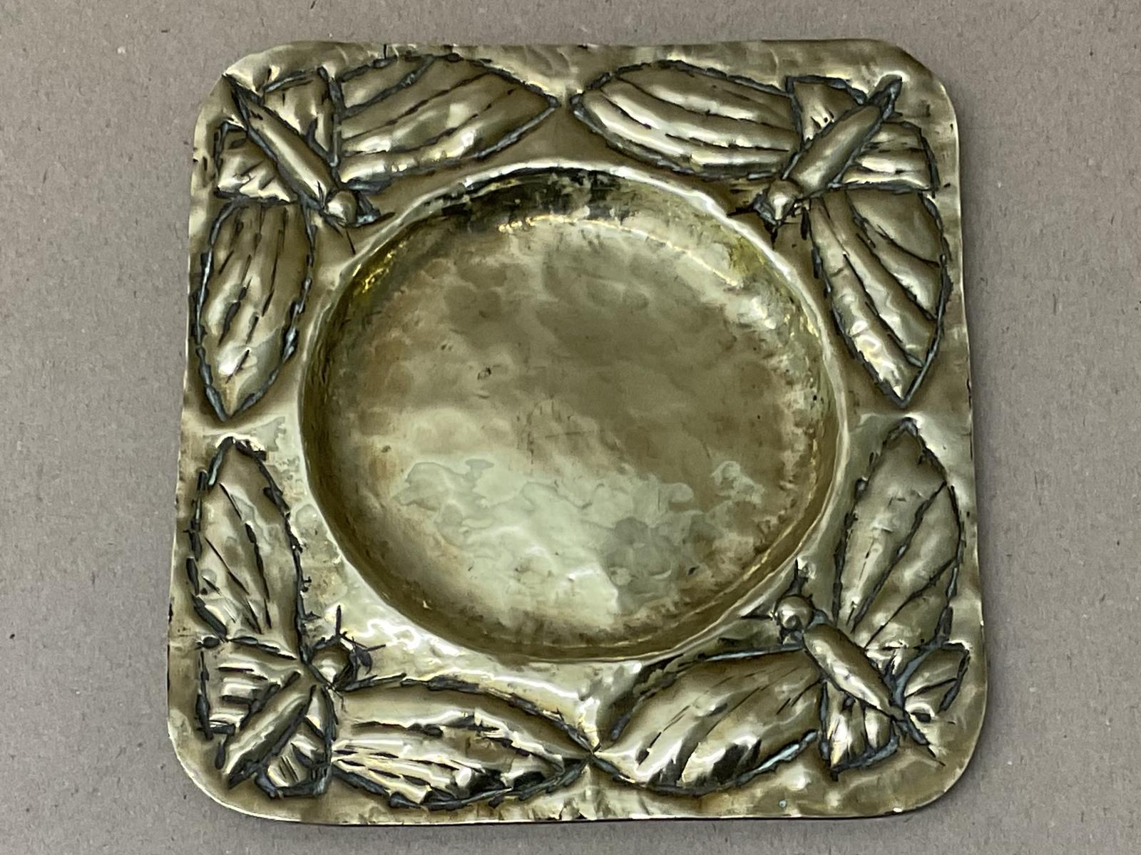 Arts & Crafts Repousse Brass Trinket Dish with Butterfly Decoration Antique Victorian c.1890 (1 of 5) Arts & Crafts Repousse Brass Trinket Dish with Butterfly Decoration Antique Victorian c.1890 (1 of 5)