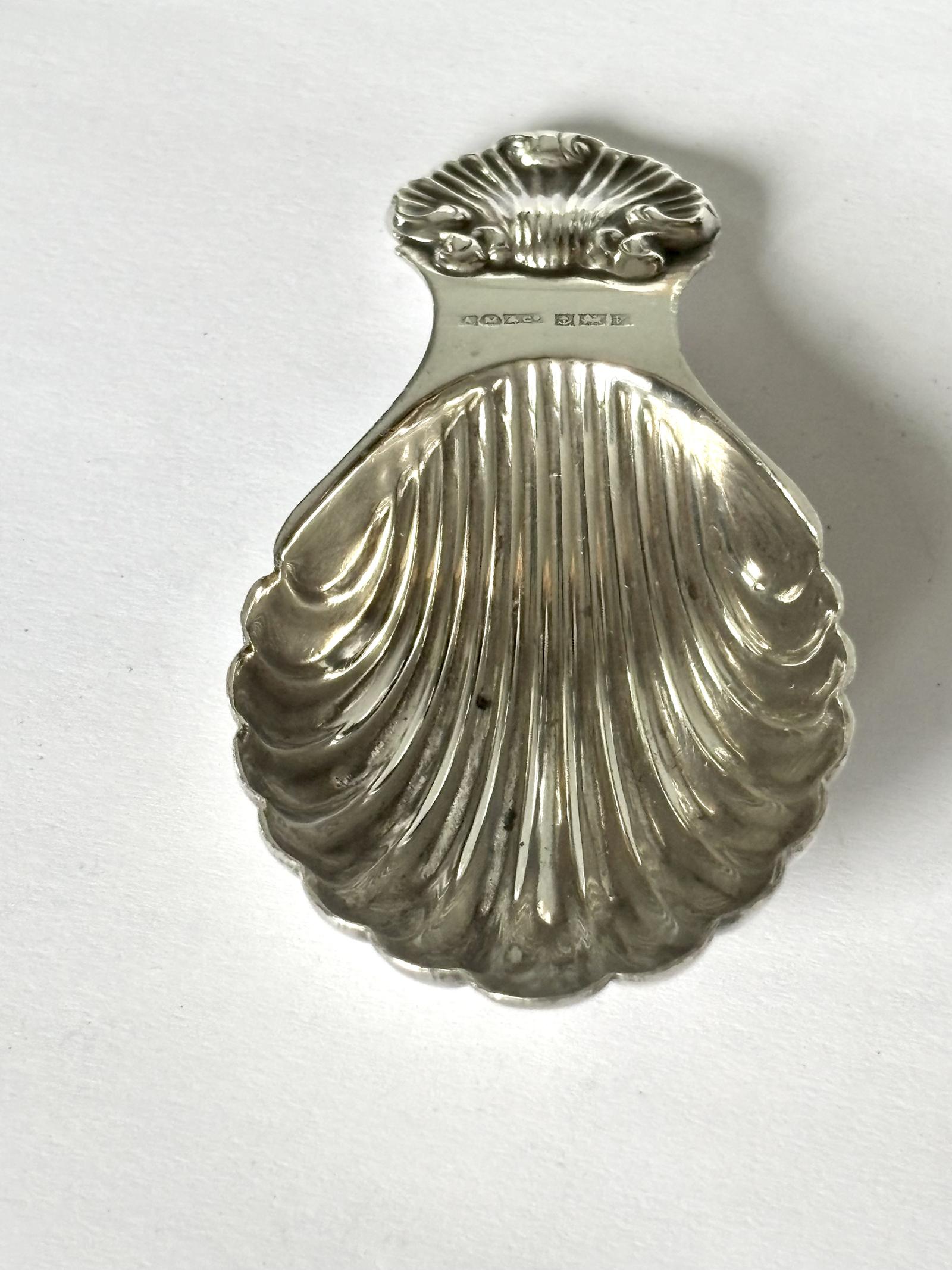 EII Silver Shell Shaped Caddy Spoon A Marston & Co Birmingham 1970 (1 of 5) EII Silver Shell Shaped Caddy Spoon A Marston & Co Birmingham 1970 (1 of 5)
