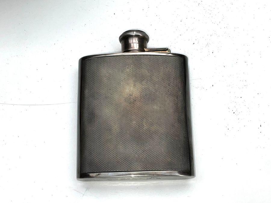 SOLID GRV1 SOLDIERS  SILVER WHISKEYS FLASK (1 of 7)