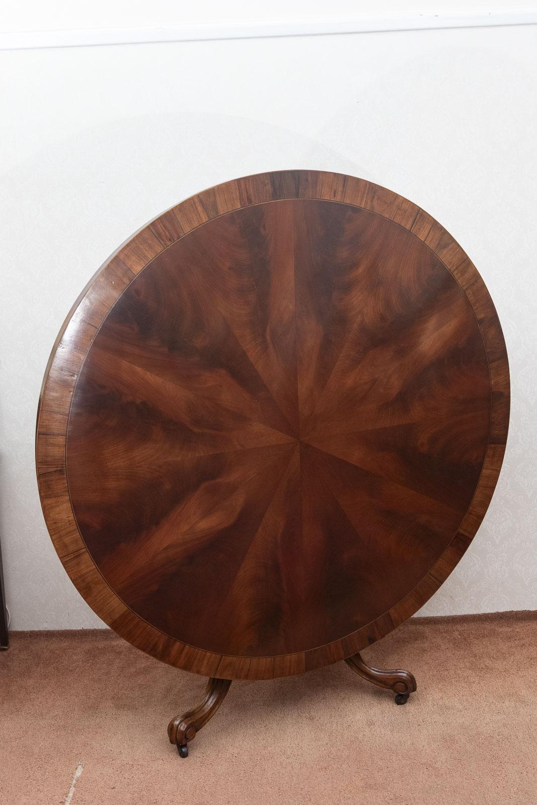 Fabulous Mahogany Eight Seater Dining Table (1 of 11) Fabulous Mahogany Eight Seater Dining Table (1 of 11)