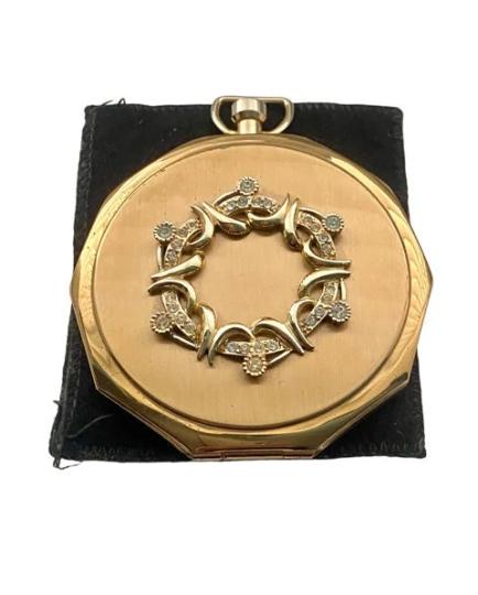 Vintage Stratton Figural Jewelled Fob Watch Form Powder Compact Circa 1950 (1 of 8) Vintage Stratton Figural Jewelled Fob Watch Form Powder Compact Circa 1950 (1 of 8)
