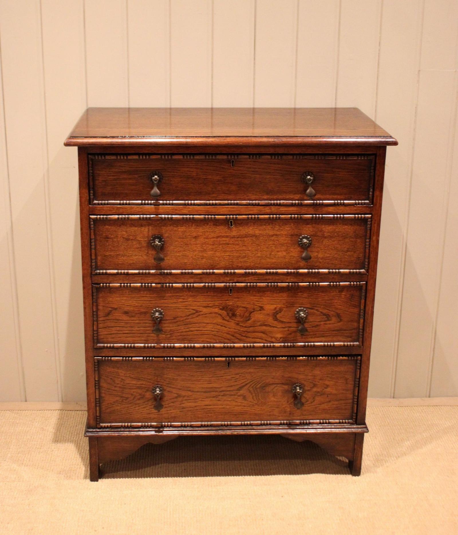 Solid Oak Chest of Drawers (1 of 11)