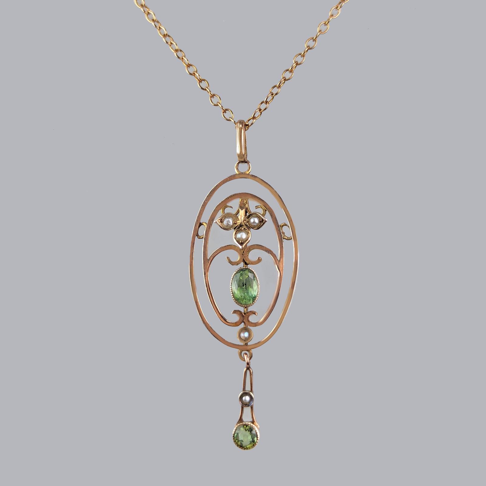 Edwardian Peridot and Pearl Pendant with Chain Vintage 9ct Gold Antique Pendant (1 of 5)