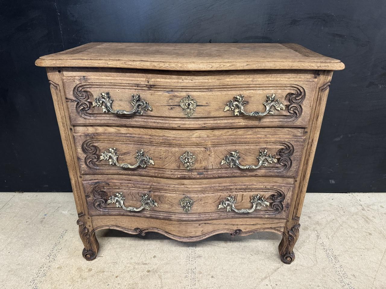 French Bleached Oak Chest of Drawers (1 of 12) French Bleached Oak Chest of Drawers (1 of 12)
