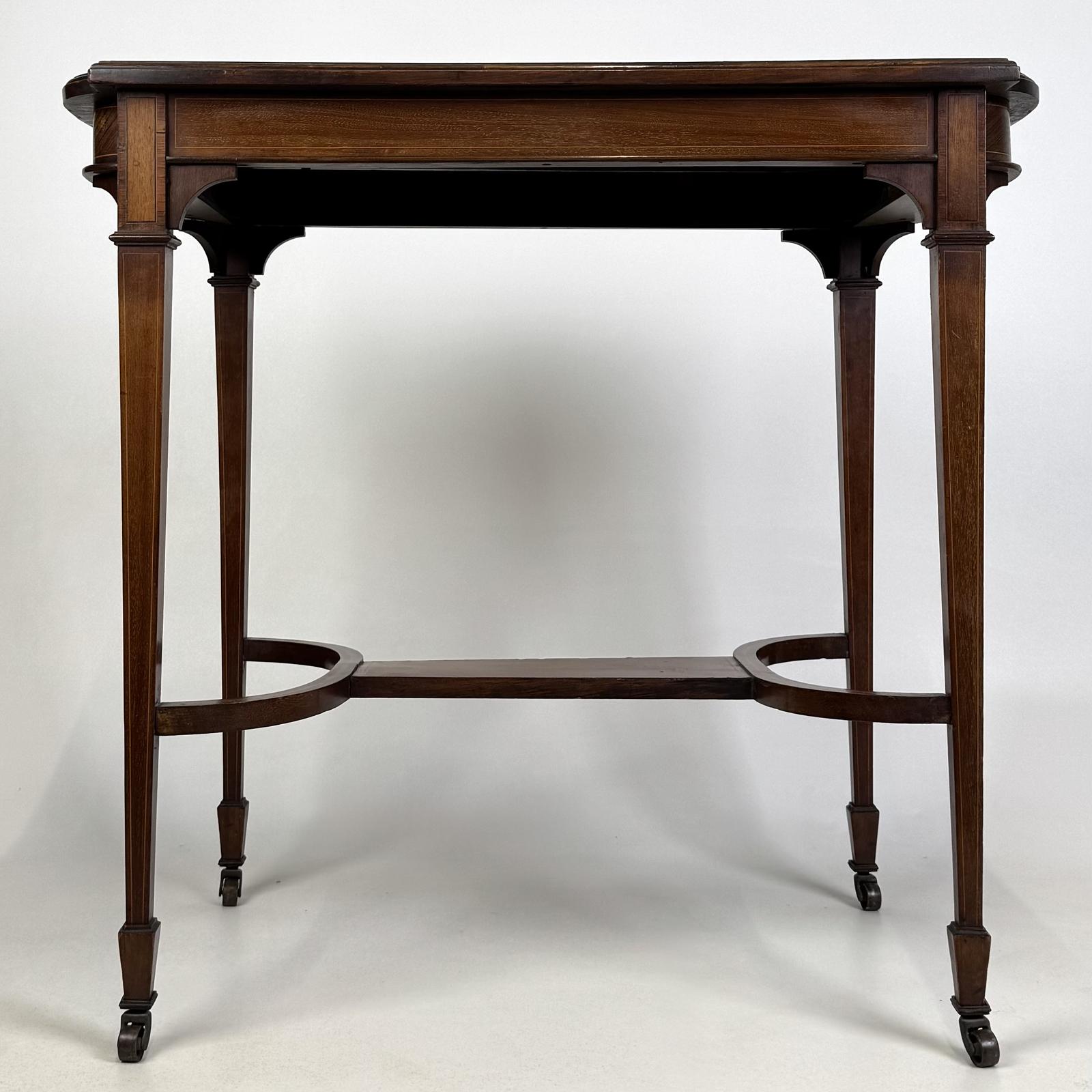 Antique 20th Century Inlaid Side Table in Mahogany (1 of 10) Antique 20th Century Inlaid Side Table in Mahogany (1 of 10)
