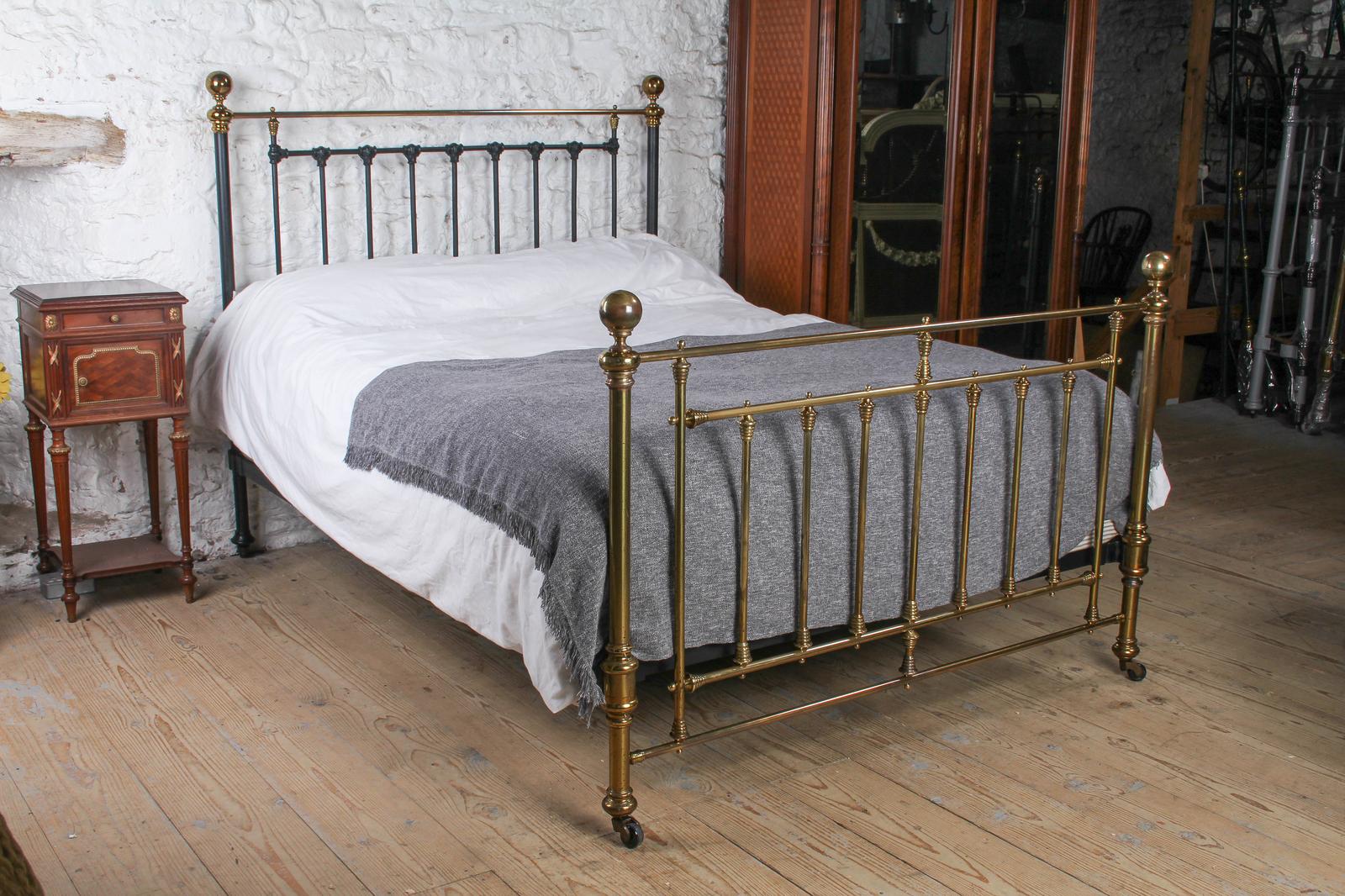 Timelessly Classic Victorian Black & Blass King Size Bed (1 of 7)