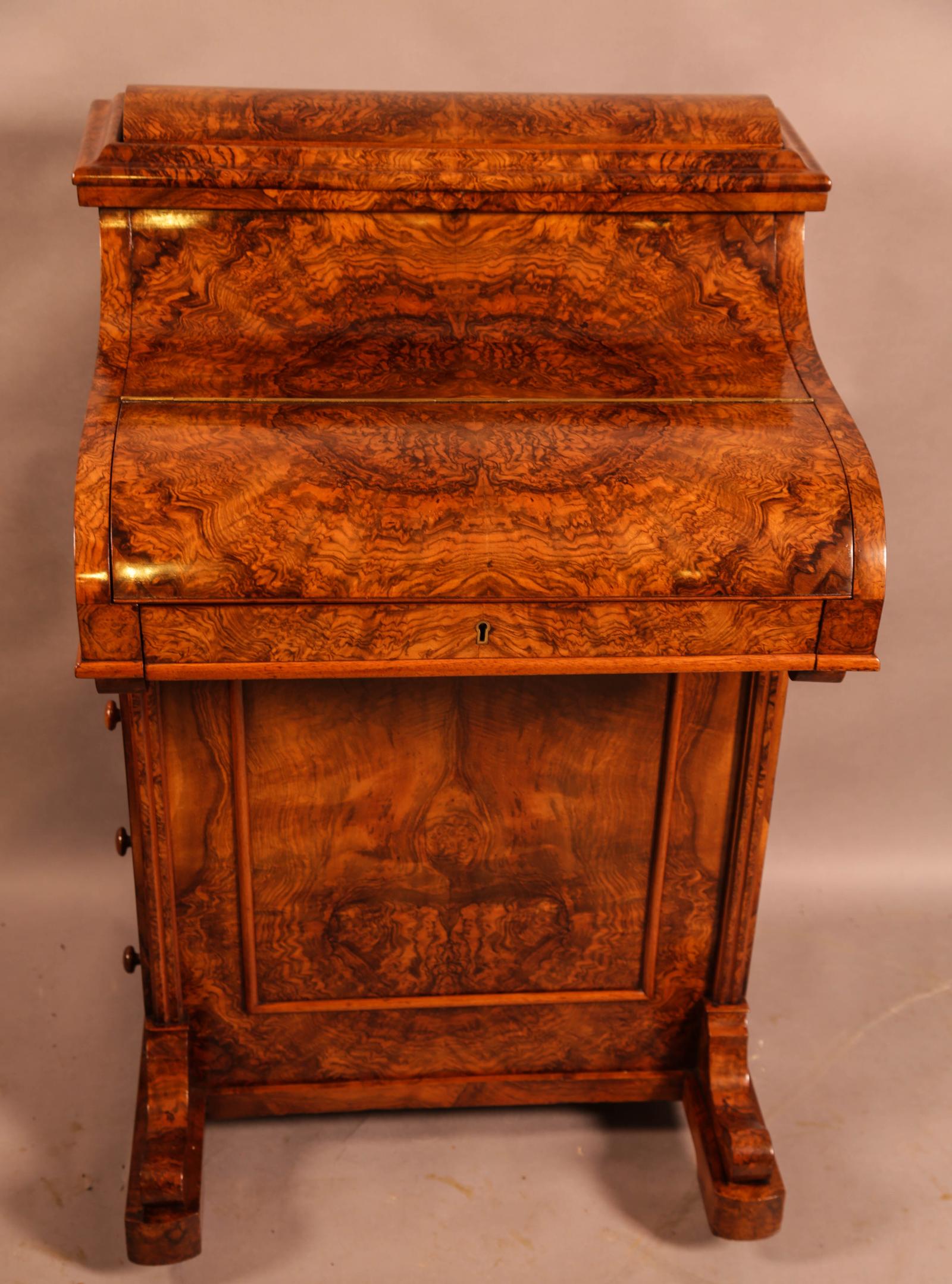 Super Jack in a Box Davenport Desk (1 of 15) Super Jack in a Box Davenport Desk (1 of 15)