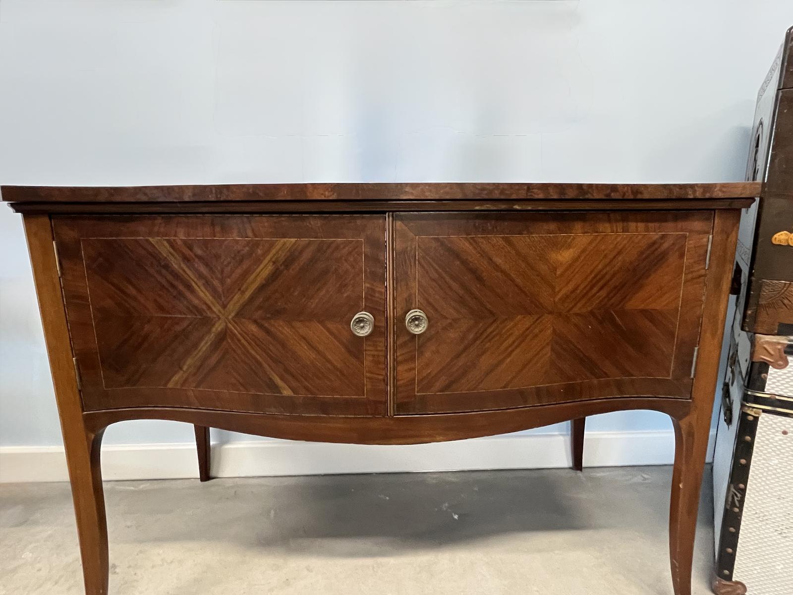 Inlaid Burr Walnut Serpentine Sideboard with 2 x Doors (1 of 3)