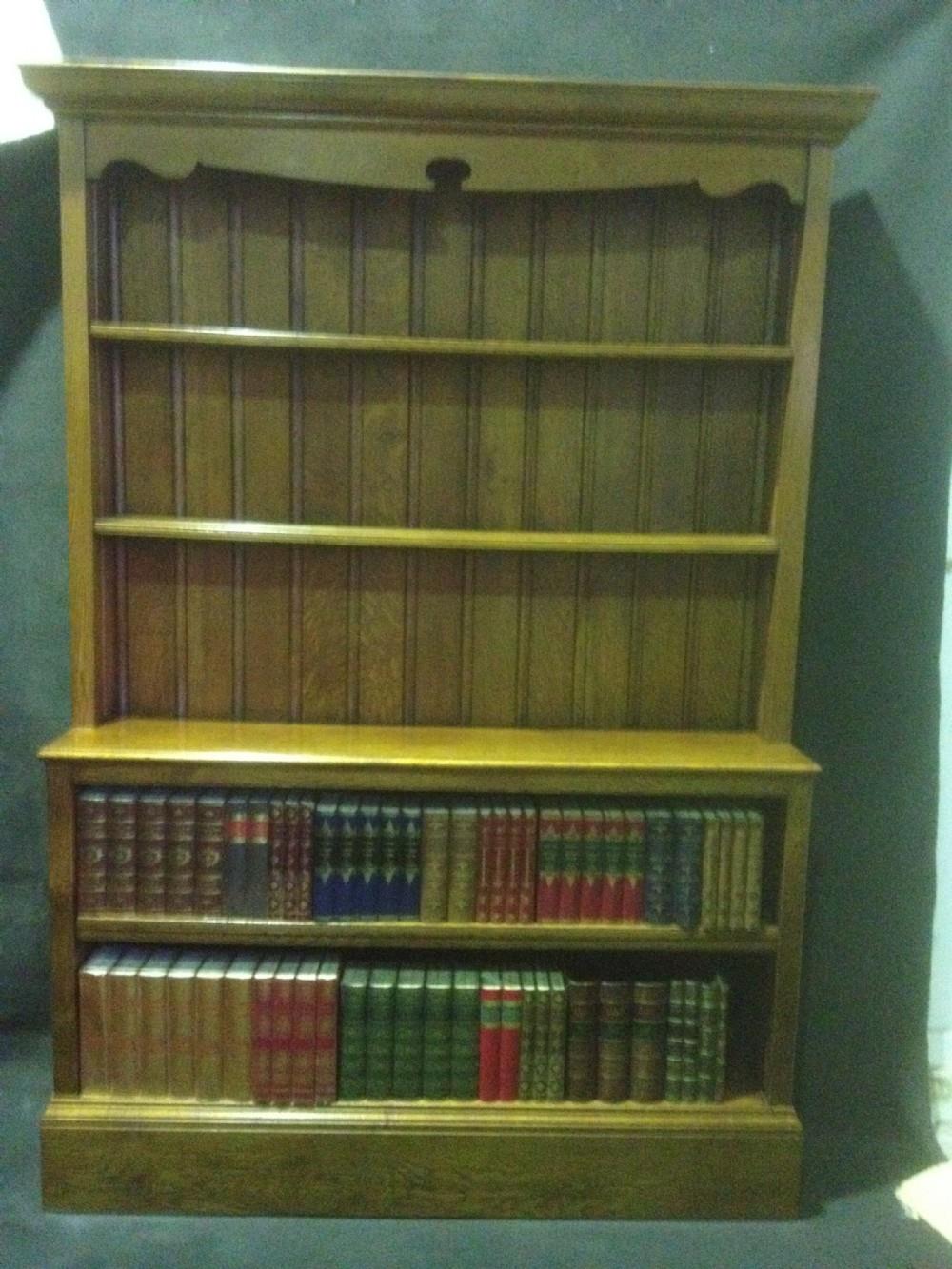 Arts & Crafts Oak Bookcase / Dresser (1 of 1)