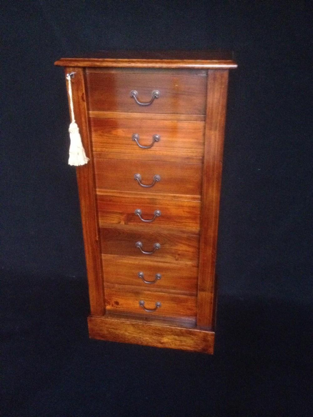 7 Drawer Wellington chest (1 of 1)