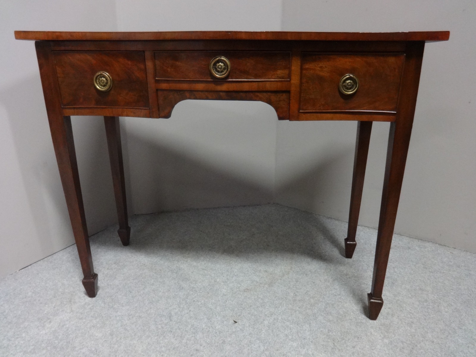 Good Mahogany Serpentine Side Table c.1900 (1 of 1)