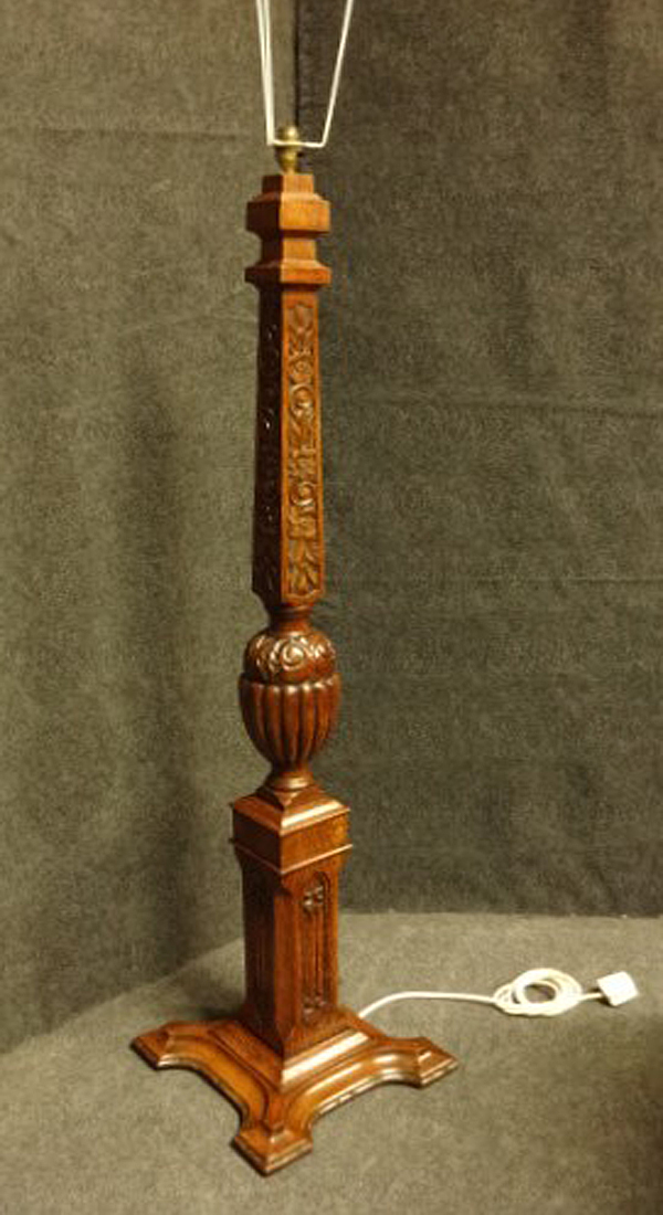 Good Carved Oak Standard Lamp c.1920 (1 of 1)