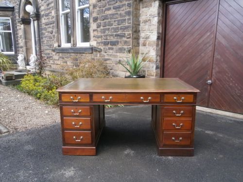Antique Mahogany Pedestal Desk / Writing Desk c.1880 (1 of 1)
