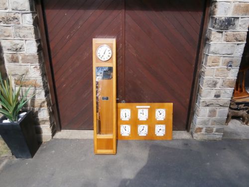 Oak Cased Magneta Electric Regulator c.1930 (1 of 1)