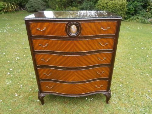 Mahogany Satinwood Serpentine Chest of Drawers (1 of 1)