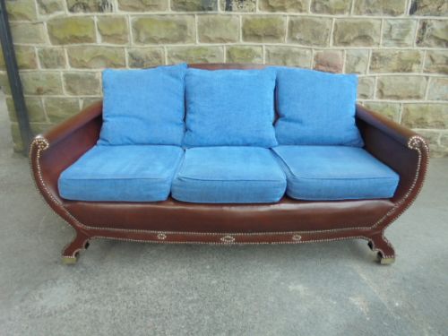 Antique English Leather Club Sofa / Settee / Couch c.1900 (1 of 1) Antique English Leather Club Sofa / Settee / Couch c.1900 (1 of 1)