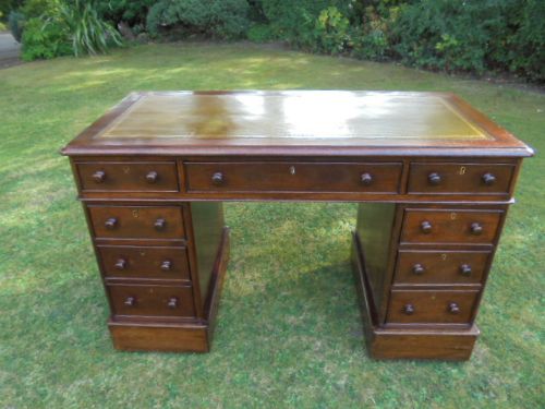 Antique Mahogany Pedestal Desk / Writing Desk c.1860 (1 of 1) Antique Mahogany Pedestal Desk / Writing Desk c.1860 (1 of 1)