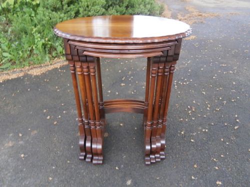 Antique Nest 4 Walnut Tables Coffee Tables Quartetto (1 of 1)