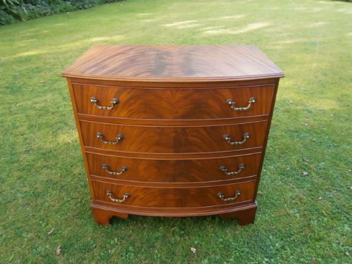 Antique Mahogany Bow Front Chest of Draws Dressing Chest (1 of 1)