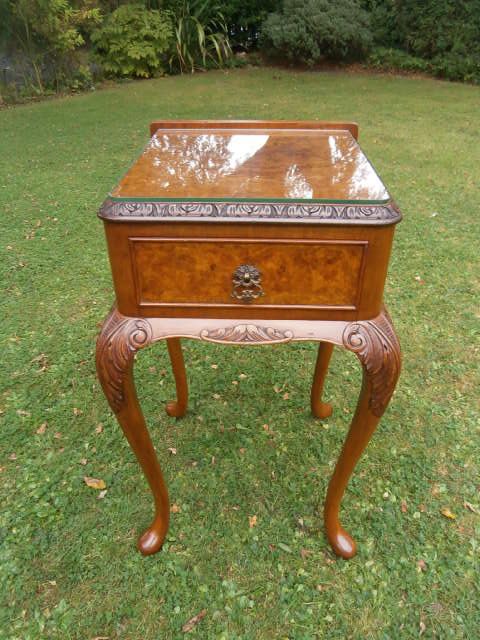 Burr Walnut Bedside Table Lamp Table c.1920 (1 of 1)