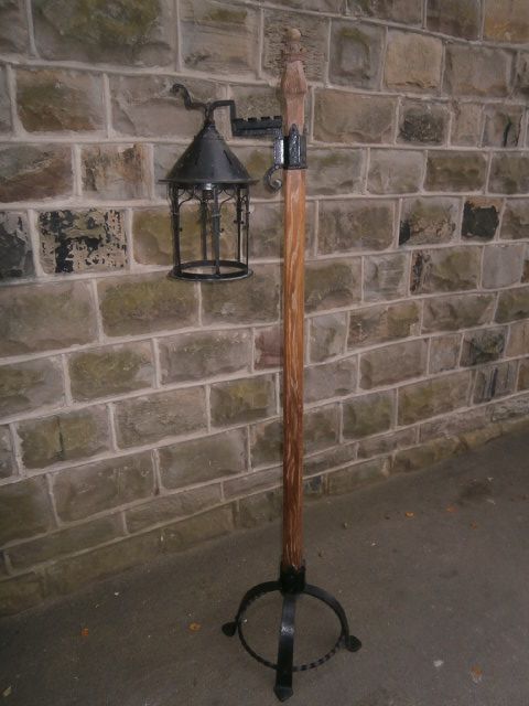 Unusual Arts & Crafts Oak Lamp Stand Standard Lamp Lantern c.1910 (1 of 1) Unusual Arts & Crafts Oak Lamp Stand Standard Lamp Lantern c.1910 (1 of 1)