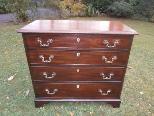 Small Antique George III Mahogany Chest Draws Dressing Chest (1 of 1) Small Antique George III Mahogany Chest Draws Dressing Chest (1 of 1)