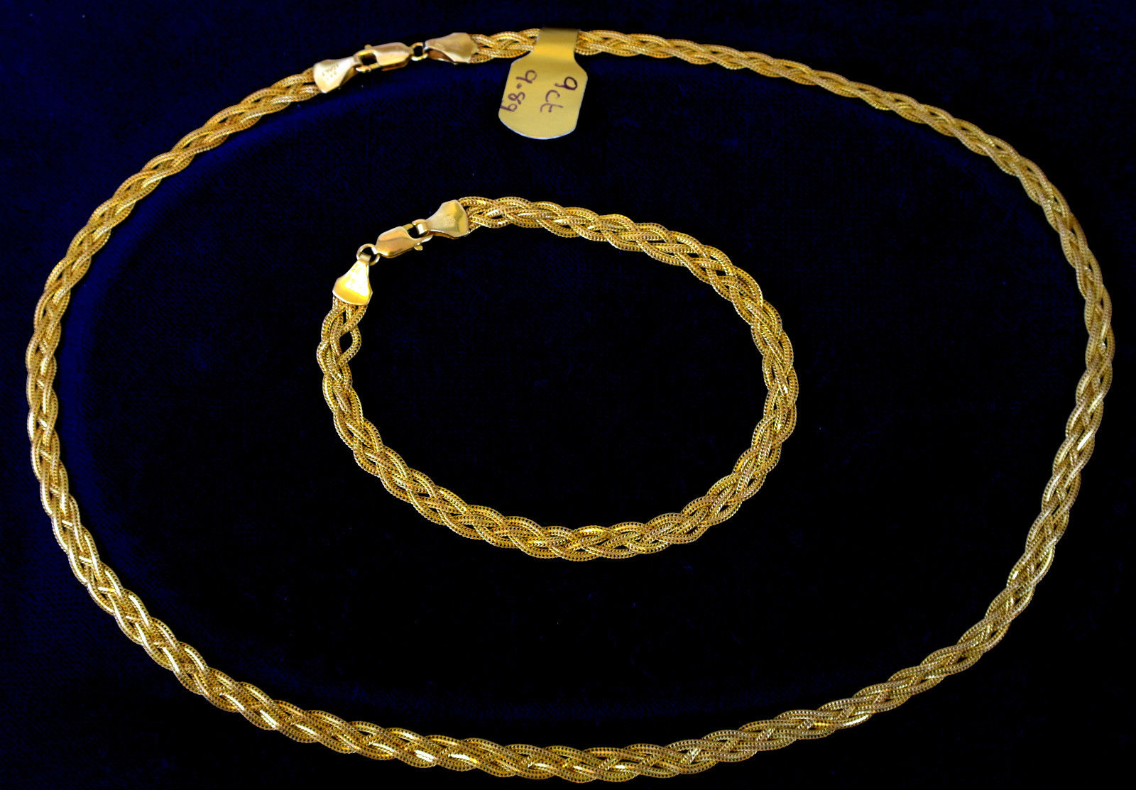 Beautiful Hallmarked Italian 9 carat Gold Bracelet & Necklace Set (1 of 1)