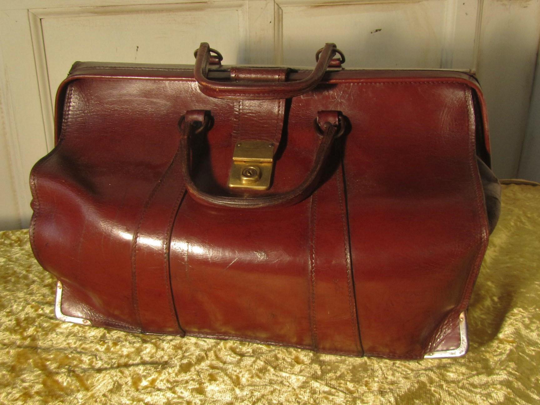Leather Brief Case / Doctors Bag / Gladstone Bag (1 of 1)