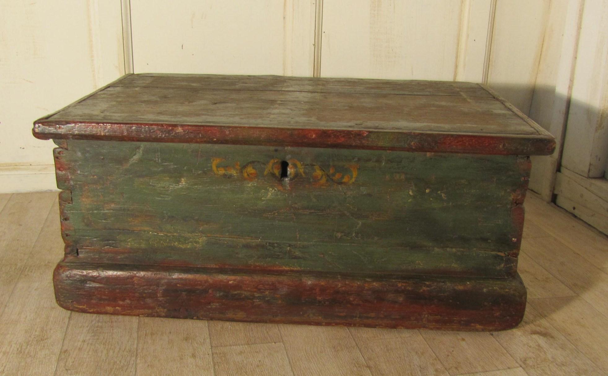 Victorian Shabby Painted Pine Blanket Box / Chest (1 of 1)