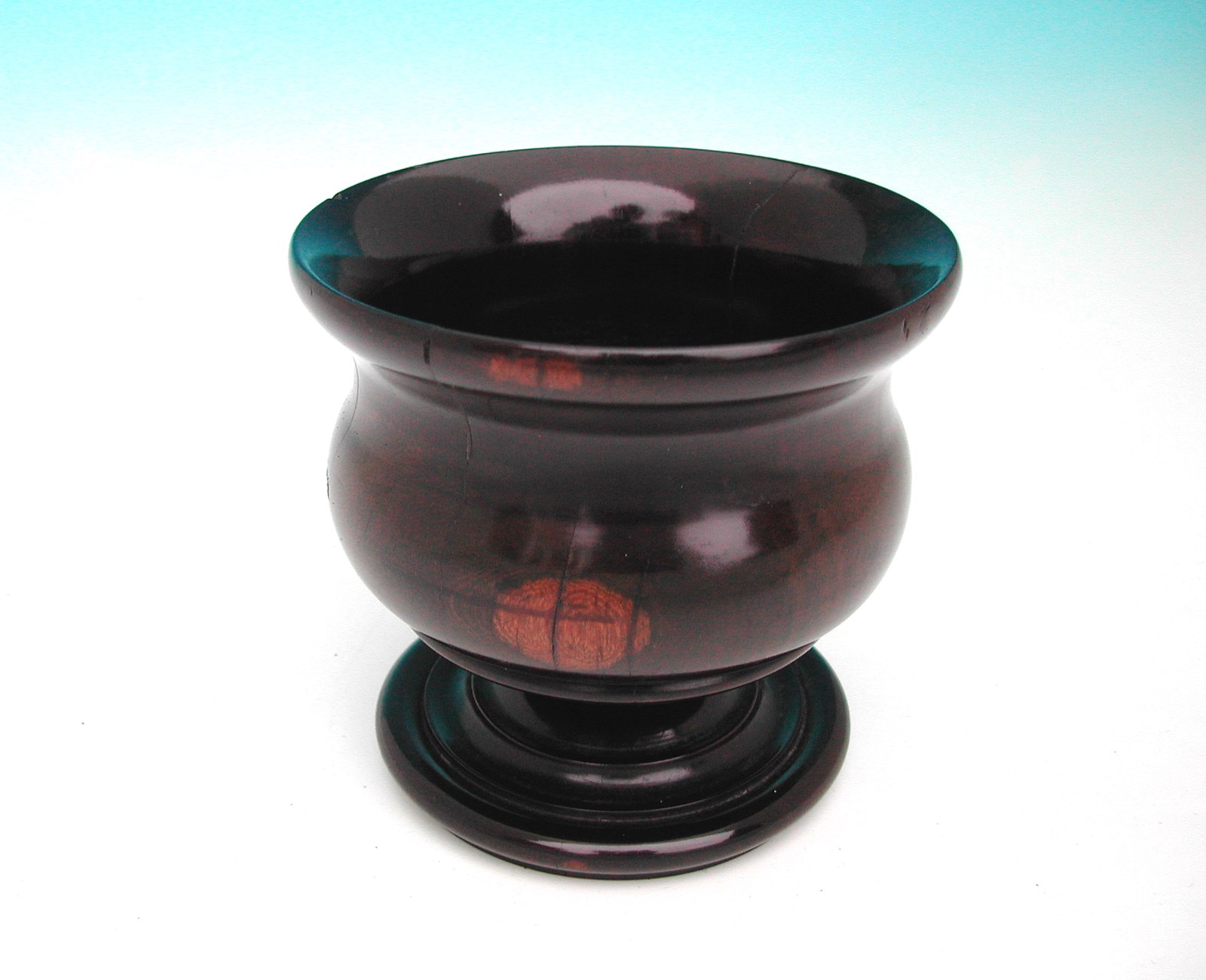 Early 19th Century Laburnum Salt c.1800-1820 (1 of 1) Early 19th Century Laburnum Salt c.1800-1820 (1 of 1)