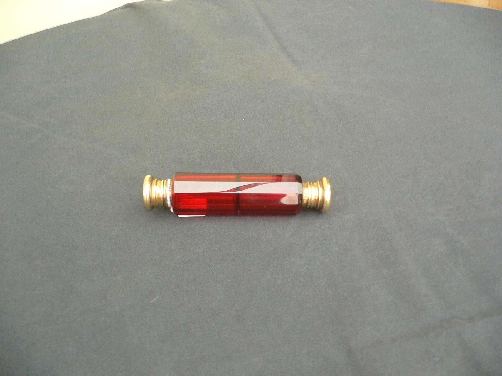 Double ended scent bottle in fitted case (1 of 1)