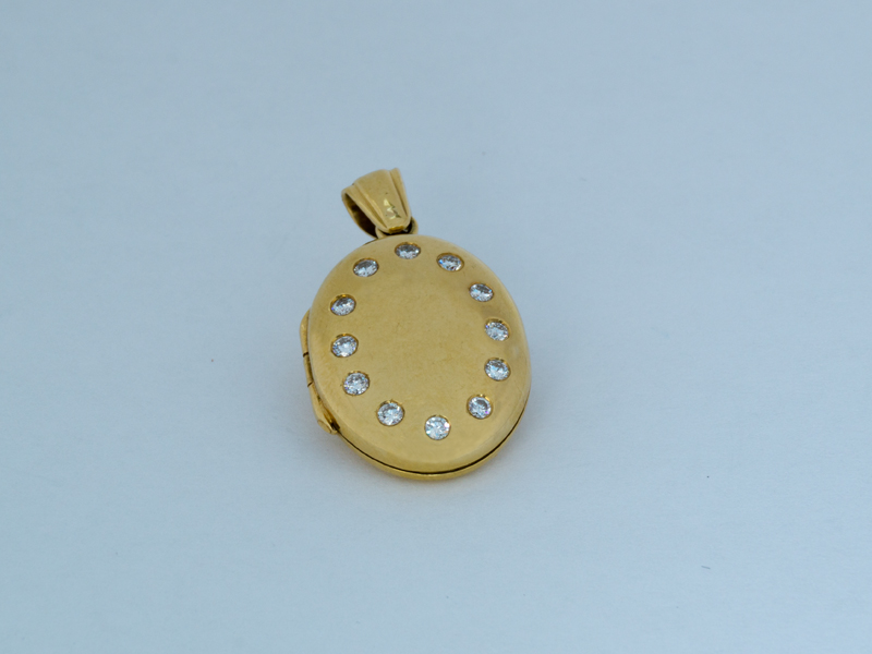 Locket (1 of 1)