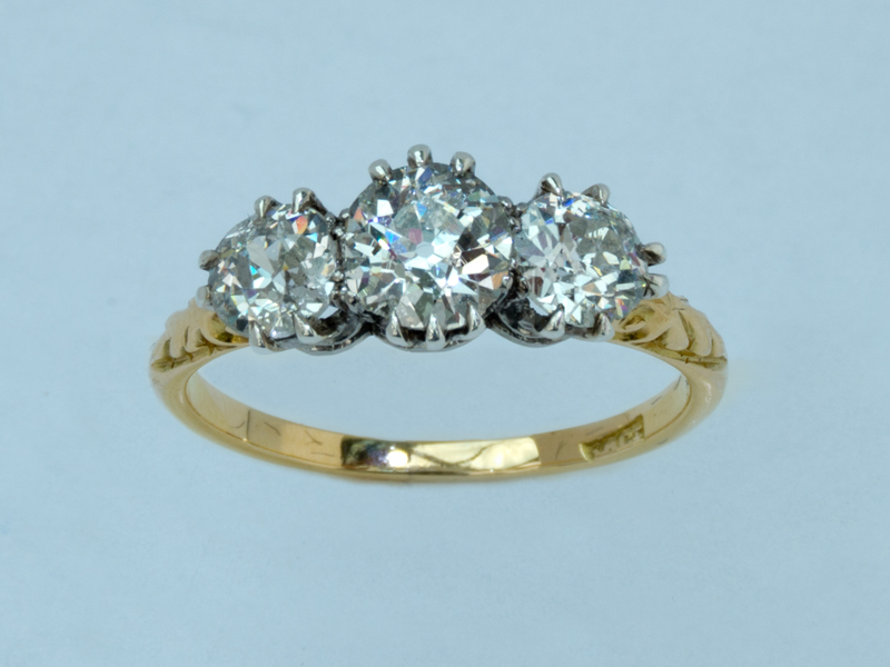 Victorian Ring with 3 Diamonds (1 of 1)