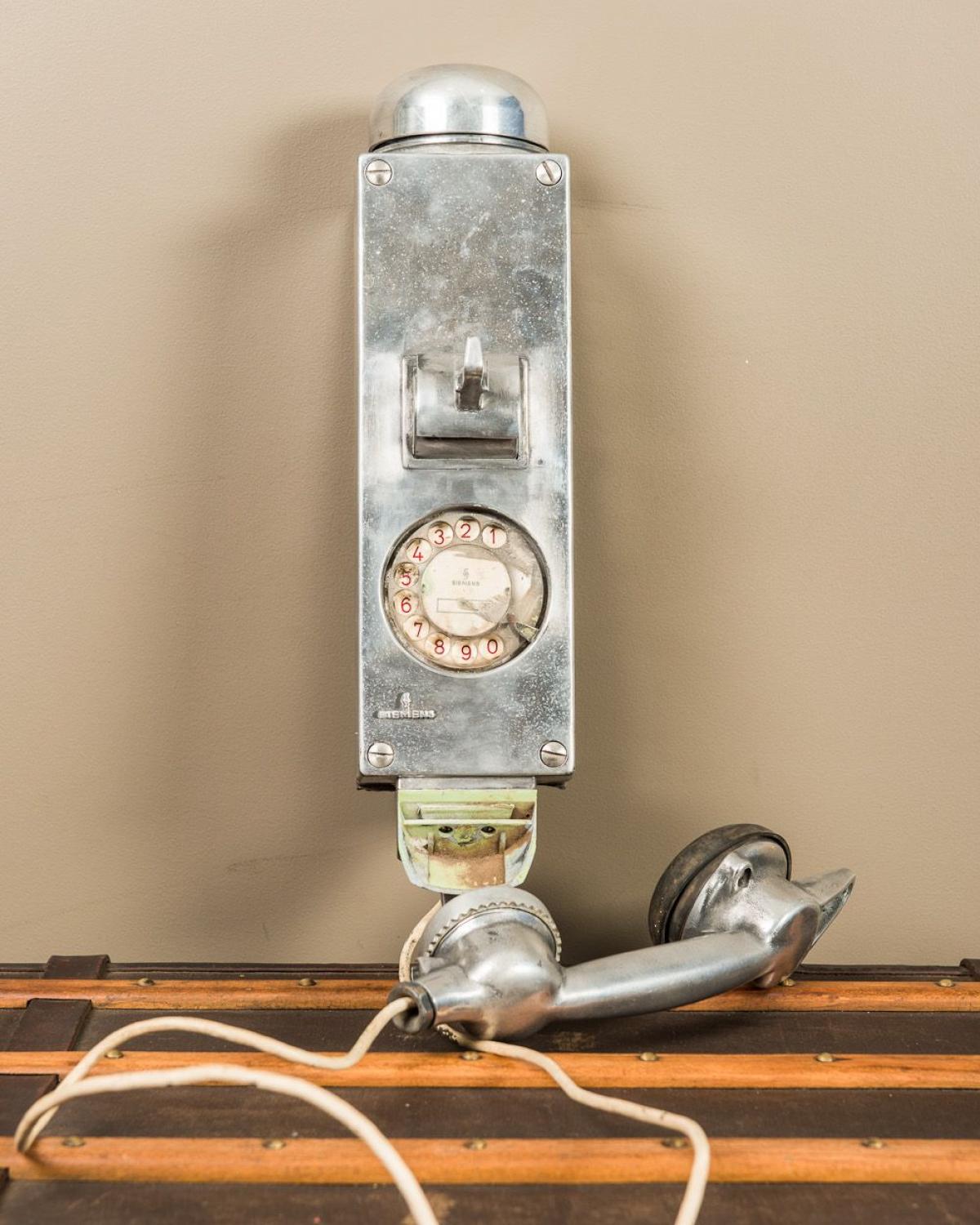 Aluminium boat phone (1 of 1)