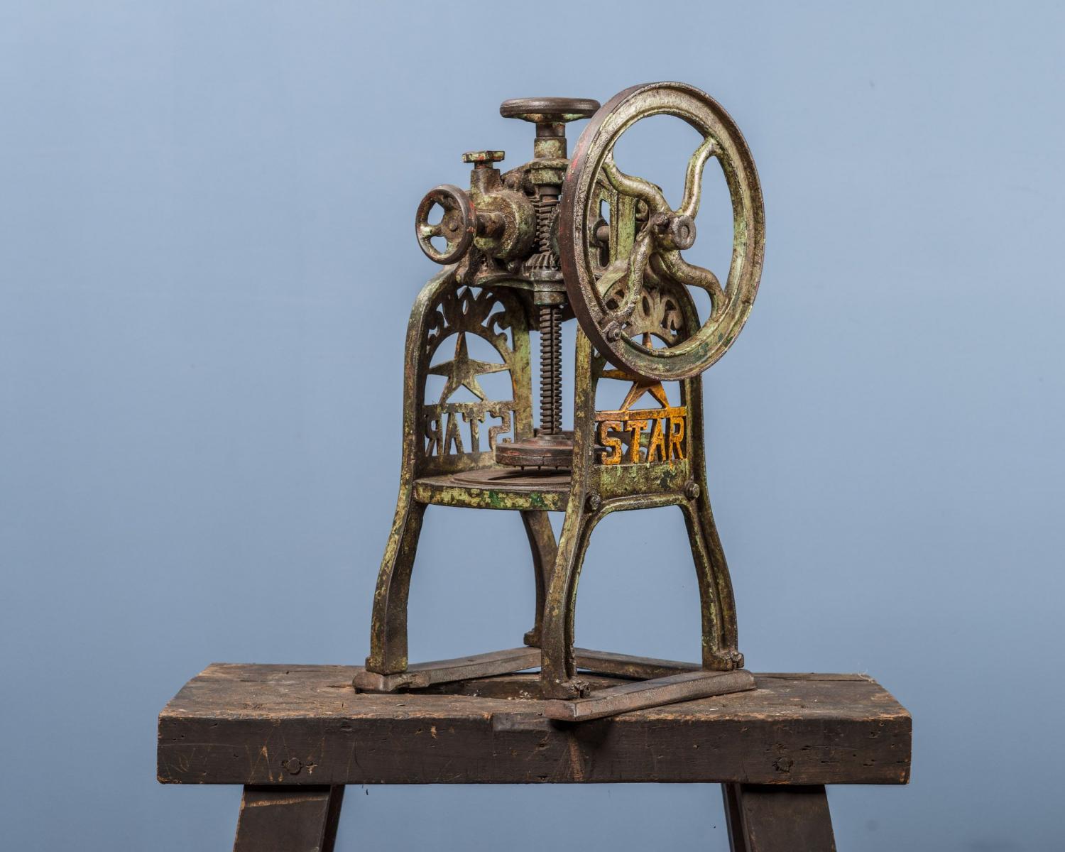 Cast iron press (1 of 1)