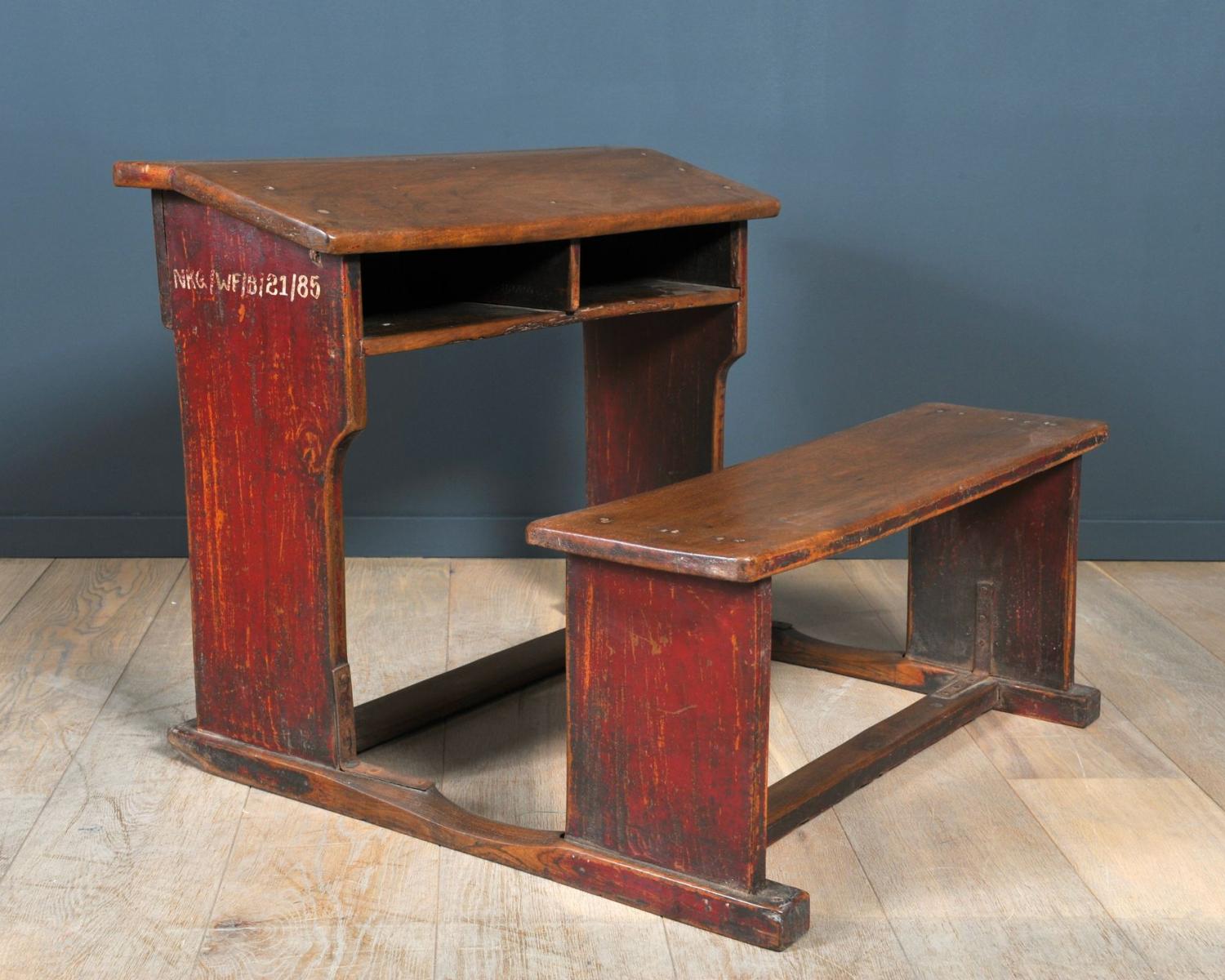 Wooden schoolchild desk (1 of 1)